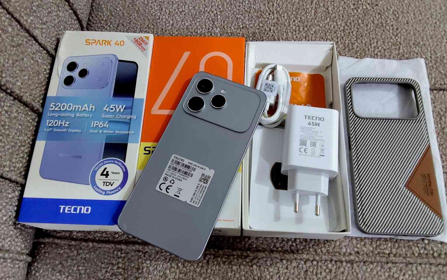 تكنو سبارك 40
الذاكرة: 256  / الرام 16

البطارية: 5200 

الشاشة: 120Hz 

الشحن: سريع 45 واط 

الملحقات : كاملة 
نضافه الجهاز 95%

السعر: 160  

للتواصل: خاص او واتساب ***********

