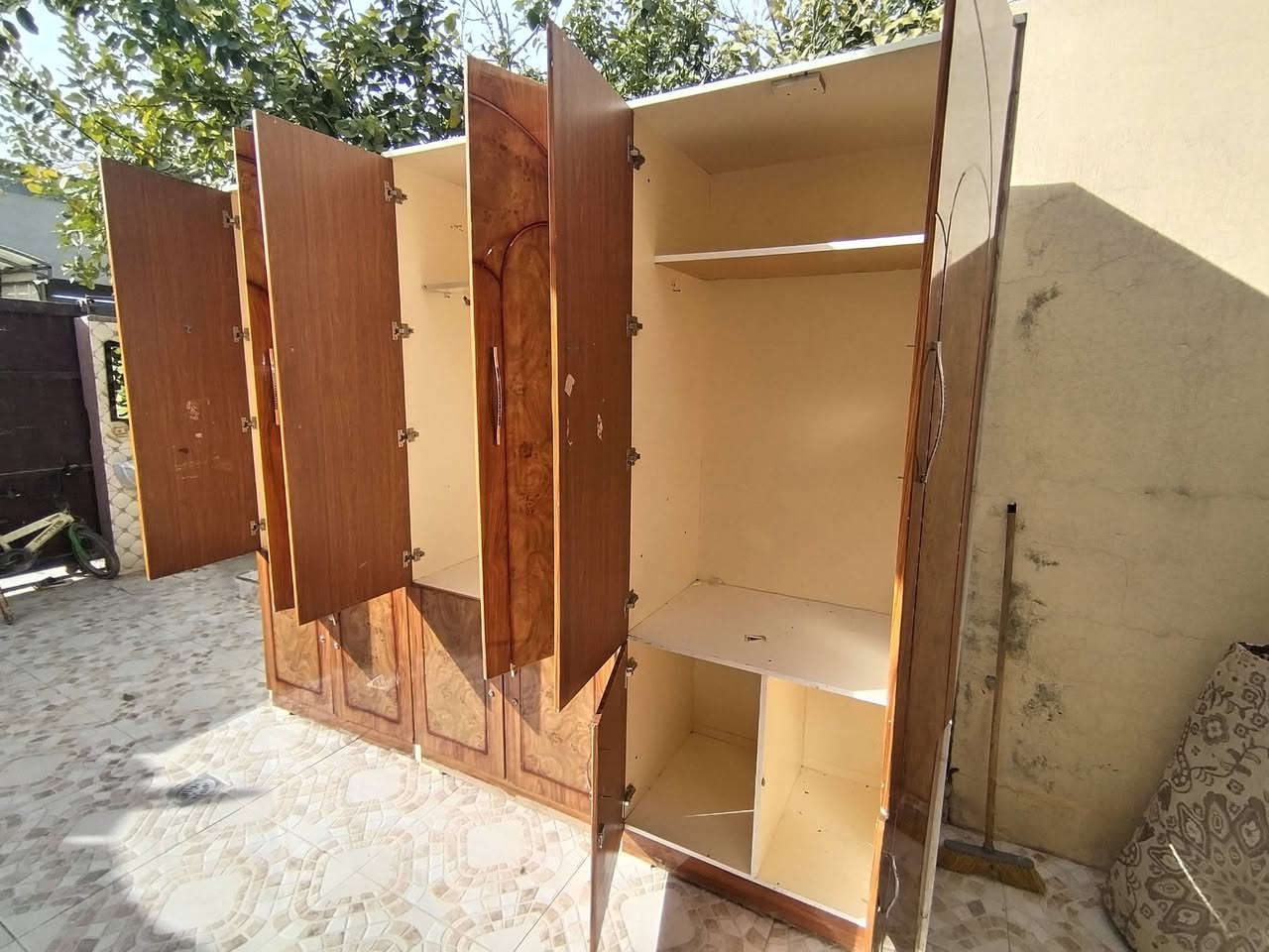 كنتور 3 قطع منفصل يعني ما يتفصخ خشب تركي  موو ماليزي السعر150
(***********)
