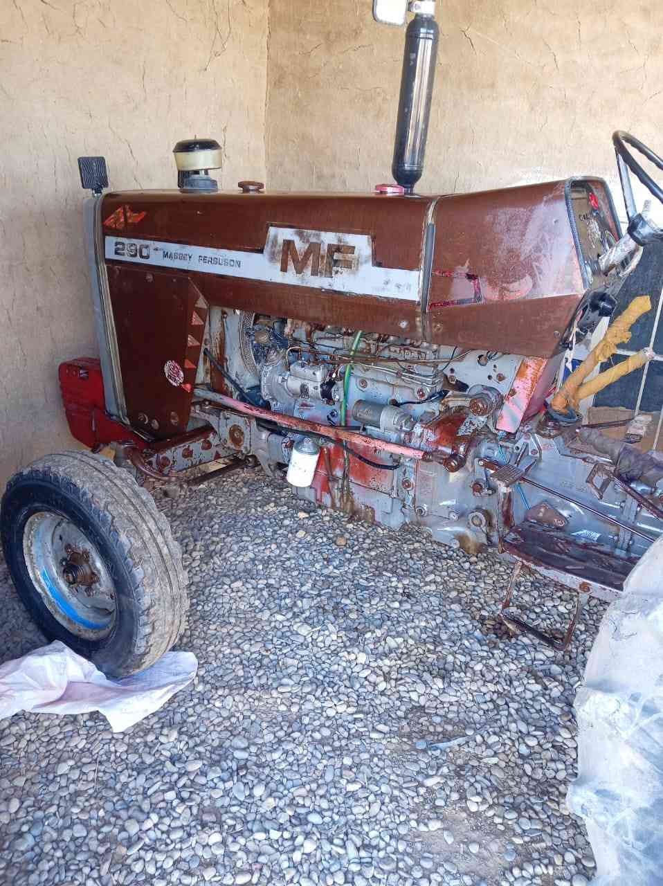 للبيع تركترفوركسن انكليزي ٢٩٠ نضيف لاصرف لابخار المكان الحويجه الاستفسار اتصل *********** واتساب موجود
