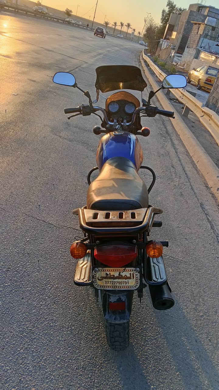 السلام عليكم بوكسر جبلي موديل 23 اوراق كامله اصولي 
دراجه بلاديه ماملعوب بيهه مكينه ناعمه
 رايدهه بمليون و350 بيهه مجال مكاني بغداد الحريه 
*********** متواجد واتساب واتصال
