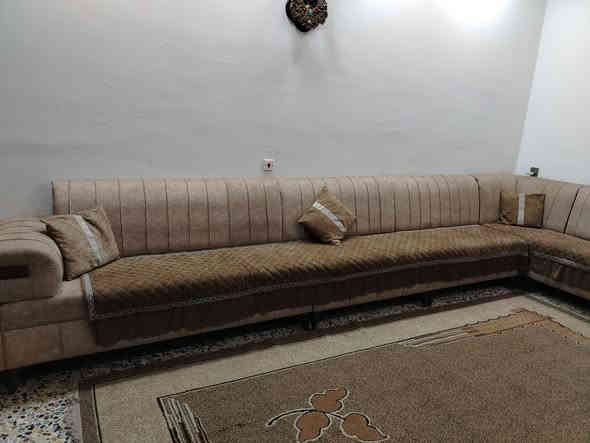 السلام عليكم  ديوان مستعمله نضيفه سعر 400 وبهيه مجال ***********
