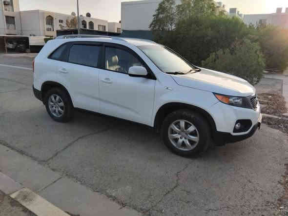 سورنتو ٢٠١٣ خليجي بيها قطعة صبغ بدون دواخل كلها ع الشركة رقم أربيل دولي وباسمي العنوان المجمع السكني في قضاء الدور هـ *********** السعر ١٦٠
مكلف بنشر للستفسار الاتصال برقم فقط
