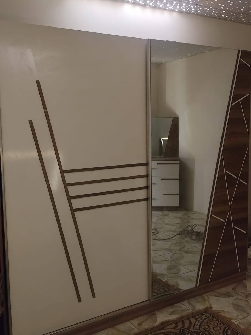 غرفه نوم تركي خمس قطع نضافه مثل ما موضح بصورة انارة داخليه مكان شهداء البياع


**إذا كنت صاحب هذا الإعلان وتريد حذفه لأي سبب، رجاءا أرسل رسالة إلى الدعم الفني**