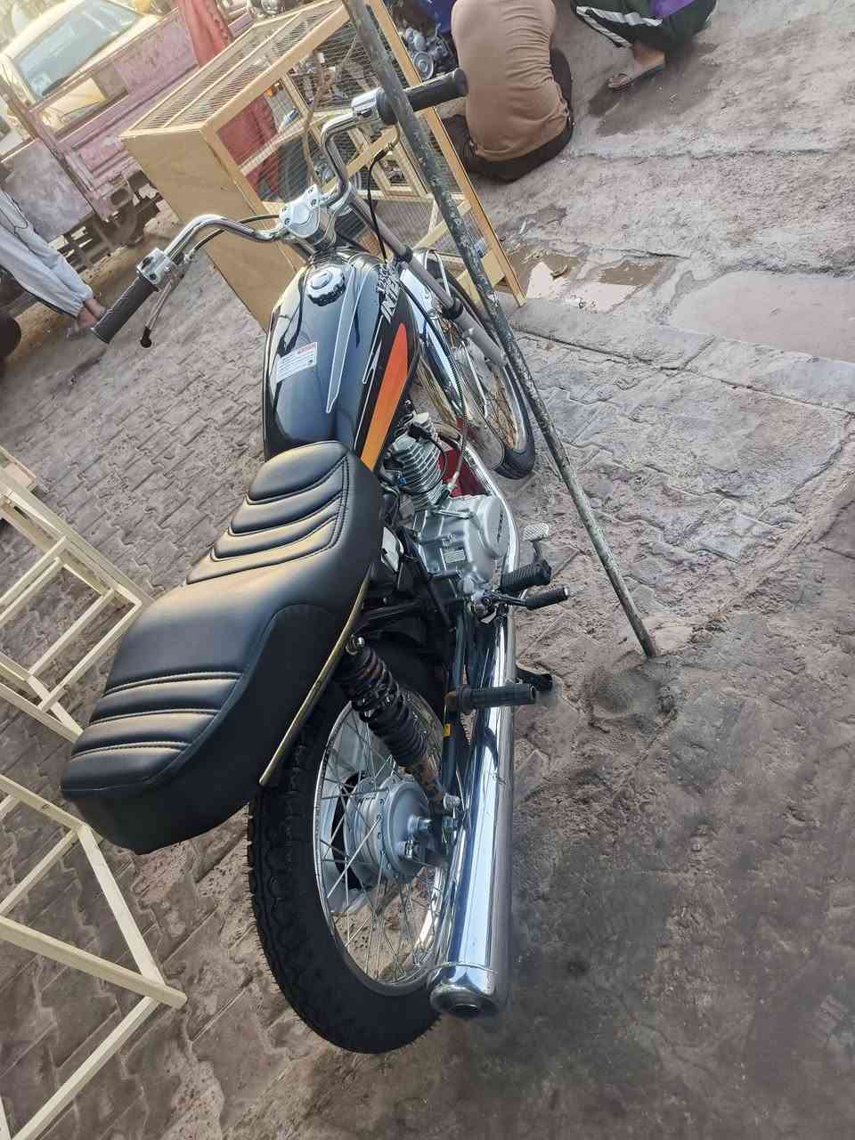 دراجه للبيع دراجه مفتوحه مره وحده بس ولفات تجي وتشوف بعينك وهاذه رقمي *********** يشتغل بس واتساب وليريد خاص كل الهله
