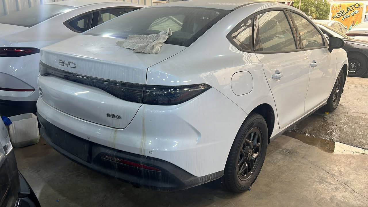 السلام عليكم
متوفر byd زيرو العنوان بغداد الحبيبيه معرض البركه مقابل ملعب المدينه الدولي 

مرقم بغداد متوفر قسط مقدمه ١٠ مليون بغداد فقط 

للاستفسار اتصال 

***********
