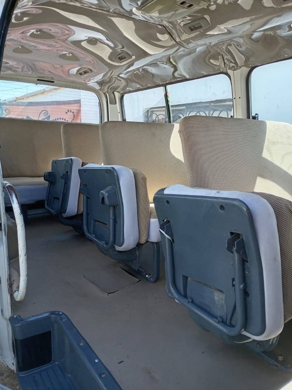 سلام عليكم نيسان يورفان للبيع مصبوغة جمالية حزام بيهة فقط طخة جوة القبق مال بانزين مودل 2008 سيارة داخل نضيف كشر حلومثل ما موضح رقم بابل نكليزي سعر 80بيهة مجال  سنوية 30 مكلف بل نشر هاذ رقم صاحب السيارة ***********
