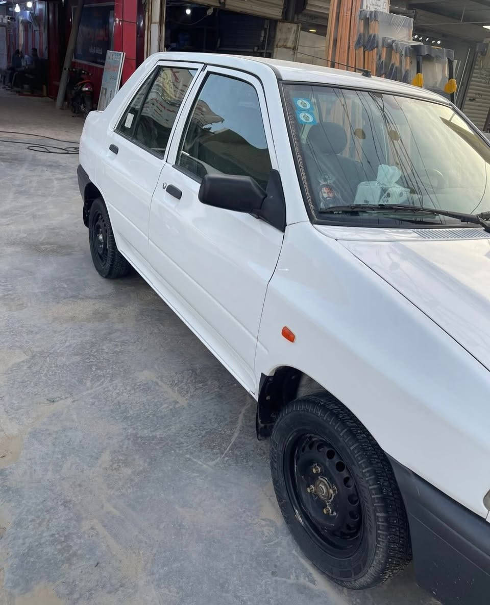 السلام عليكم سايبه خصوصي للبيع السياره كفاله موديل ٢٣ ماشيه ٤٢ حقيقي هاذه رقمي *********** السعر ٦٥ وبيها مجال حك الجيه

