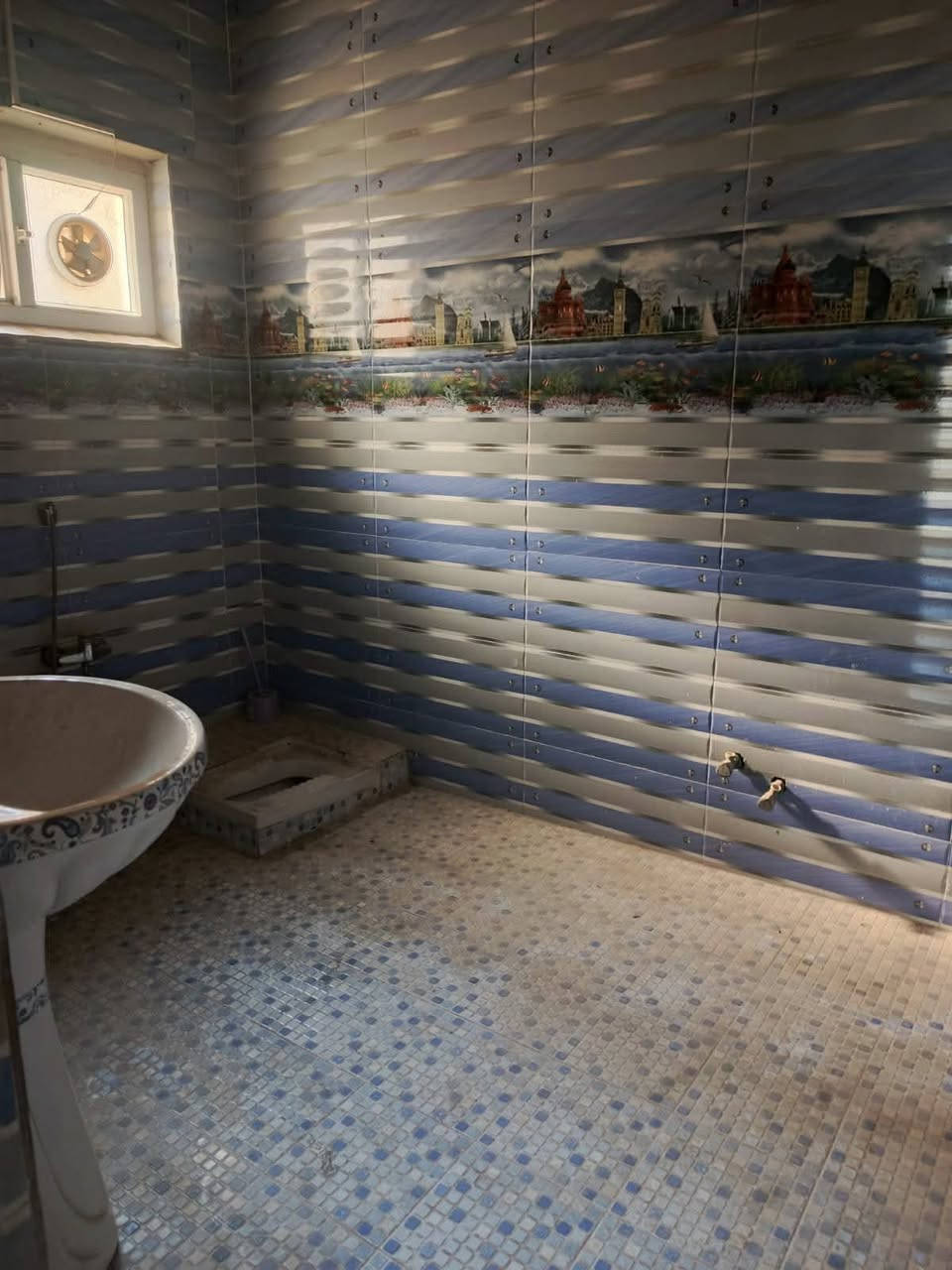 7_شقة للايجار 300سعر جديد مباشر على شارع قرب حلويات قصر الشام 
تحتوي على غرفة نوم وصالة وكليدور ومطبخ وصحيات ؤبلكونه ومنور... بناء حديث على الشارع مباشرة السعر عليه وتساب 
العنوان... شارع 80 من جهة النجف قرب حلويات قصر الشام ***********
