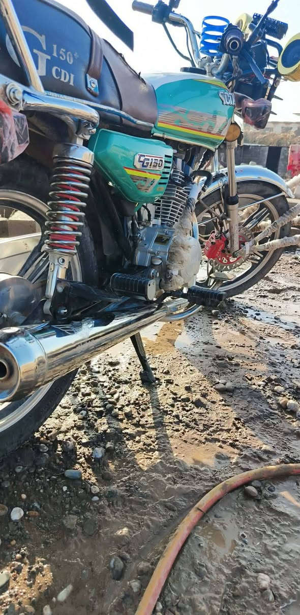 لــلــبــيــع 🎬
سيڤان سونلنك 23 باب أول
 وزن ثقيل .
دشبول شغال .
ضوء عالي و ناصي و ليد حيل قوي .
Mp3 شغال اقواس مغلفه نشرات + نشره بال بگ لايت + اشاير شغال ضوء ازرك +
سلف وهندر .
 محرك ما مفتوح شرط .
نشاط فولل 
شرط كلشي شغال ومتروس نشرات 
موطور ماتحط علي ربع .
 تشغل وتطلع ٰ. 
السعر 600 وبي مجال قليل .
الرقم *********** اسيا .
المكان بيجي •
الموشراي لايتعبني رجاءءءء •
