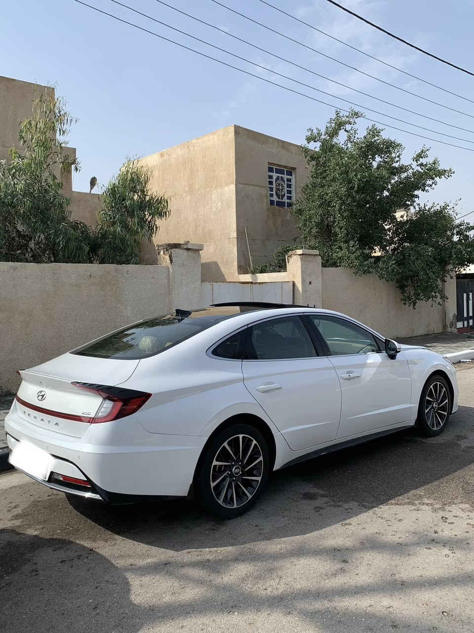 سلام عليكم سوناتا 2023 خليجي اصل ( كتابه عربي ) سياره كفاله ماشيه55  km فول مواصفات بانوراما بردات خلفيه حساس مطر سايد بريك بصمه صندوق ذكي 
ترحيب عند الاقتراب كامرا خلفيه شاحن وايرلس دواخل عسلي تشغيل عن بعد 
شاشه كار بلي شاشه تبريد مري شفط 5انظمه قياده ويل 18مكينه ٢٥٠٠  Mpi حساسات خلفيه واماميه تخم تايرات قبل كم يوم وشرط ياباني اصلي 
ملاحظة 🛑
بيه كارت كد شبر بلبنيد وبارد كد شبر  وشوي بلجاملغ الخلفي اثر شخط  بدون ضربه بدون تعديل
سياره على وضع الشركه ومي الشركه بيها
السياره رقم شمالي دهوك راعيه ب بغداد وسنويه ل 2028

مكاني بصره / 
السعر 200
رقمي ***********
