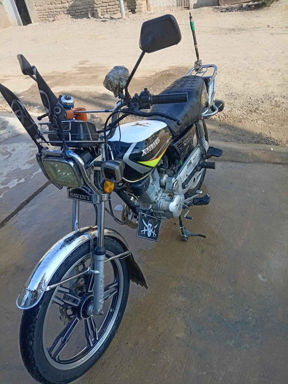 السلام عليكم دراجه ايراني للبيع نضيف كلش 
موديل 21 مال جناي كشره نضيف كلش مثل ما واضح 
بالصوره للأستفسار الاتصال على الرقم ***********
الدراجه بيها منفيس
