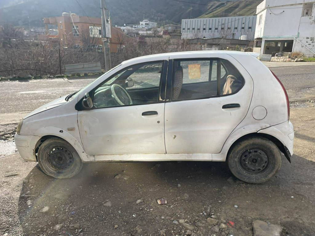 مۆدیل نوێ و هەرزان
تاتا تیدە 
مۆدیل ٢٠٠٧
گێڕ و مەکینە بیلادە
٤ پستۆنە
مەکینەی زۆر بەهێزە و بەنزین کەمدەخوات
گێڕ و مەکینەی بەشەرت
سەیارەکی هەتابڵێ هەرزان و مۆدیل نوێ و بەلاش
وە ئەشیایی گەلێک زۆرە
تەکسی بوە کراوەتە خسوسی 
کتابی دادگای لەگەڵە و بێ کێشەیە
نرخ<    ١١     > گەڵا
***********
***********
شوێن:سۆران سوران, أربيل
