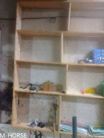 السلام عليكم شباب رفوف للبيع العدد اربعه السعر 170 بمكان بغداد 

***********
