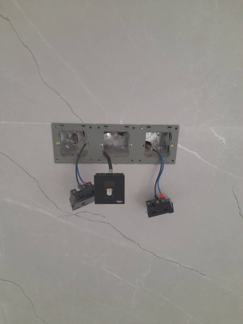 ⚡ كهربائي منازل بأسعار مناسبة ⚡
🔧 تأسيس وتنفيذ جميع الأعمال الكهربائية
🏠 تأسيس كهرباء المنازل – الشقق – المحلات
نقدّم خدماتنا في:
1️⃣ توزيع نقاط الإنارة 💡
2️⃣ توزيع إنارة الواجهة 🔌
3️⃣ توزيع المكيفات ❄️
4️⃣ توزيع نقاط الستلايت 📡
5️⃣ توزيع نقاط السخانات 🚿
6️⃣ عمل السراكت ⚙️
📞 للاستفسار:
***********
