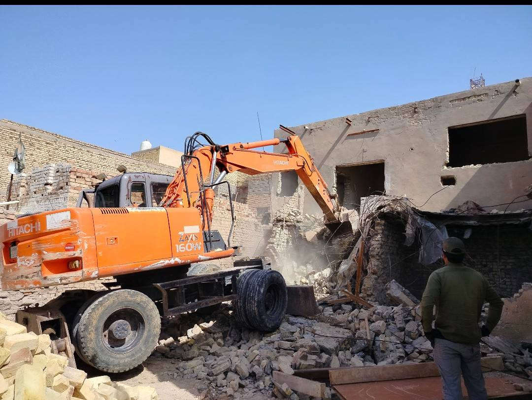 🔨 تفليش وترميم البيوت 🏚️ | هدم الدور والبنايات المرتفعة 🏢 | رفع الأنقاض 🚜*
نقدم لكم خدمات *تفليش البيوت* بشكل كامل، *ترميم* المباني، وهدم *الدور والبنايات المرتفعة* بأحدث المعدات. كما نقدم خدمات *قص البيوت المشتركة* وهدم *كافة البيوت* بأعلى كفاءة.

💪 *رفع الأنقاض* وتنظيف الموقع باستخدام *معدات متطورة*، مع *فرش السبيس* وتسوية الأرض بدقة عالية باستخدام *آلات الحدل* لتحقيق أفضل النتائج.

🔧 *أفضل الأسعار* مع ضمان تنفيذ العمل بأعلى معايير الجودة والسرعة.  
📞 *للتواصل والاستفسار: ***********
