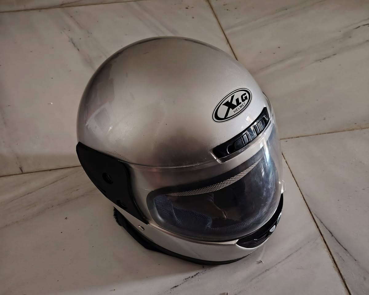 سلام عليكم خوذه للبيع استخدام سبوع جديده كلش مكاني كوت مركز المدينه السعر 15 قفل ***********
