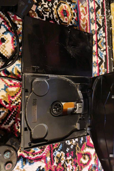 ابلي تو 2 للبيع شغال كامل كلشي كامل شغال مع ملحقاته يدات 2 هارد 2 سعره   40..... الشراي يتفضل 
ما هو السعر المطلوب للجهاز؟: 
سعره 40
هل هناك ألعاب مرفقة مع الجهاز؟: 
لا 
ما هو موقعك ليتسنى للمشتري معرفة كيفية استلام الجهاز؟: 
بغداد 
هل تقبل التفاوض في السعر؟: 
بي مجال 
هل هناك أي أعطال في الجهاز يجب أن يعرفها المشتري؟: 
لا