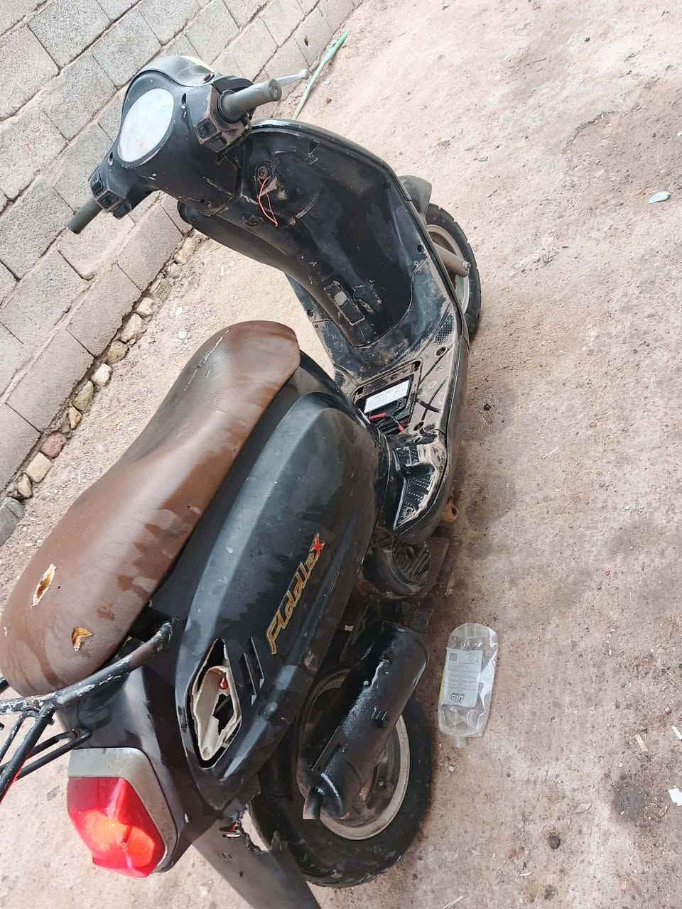 دراجه سيام 2013للبيع شغاله من الطول للطول سلف هورن لايت اشاير اومراوس بفراشه وسعرها خاص


**إذا كنت صاحب هذا الإعلان وتريد حذفه لأي سبب، رجاءا أرسل رسالة إلى الدعم الفني**