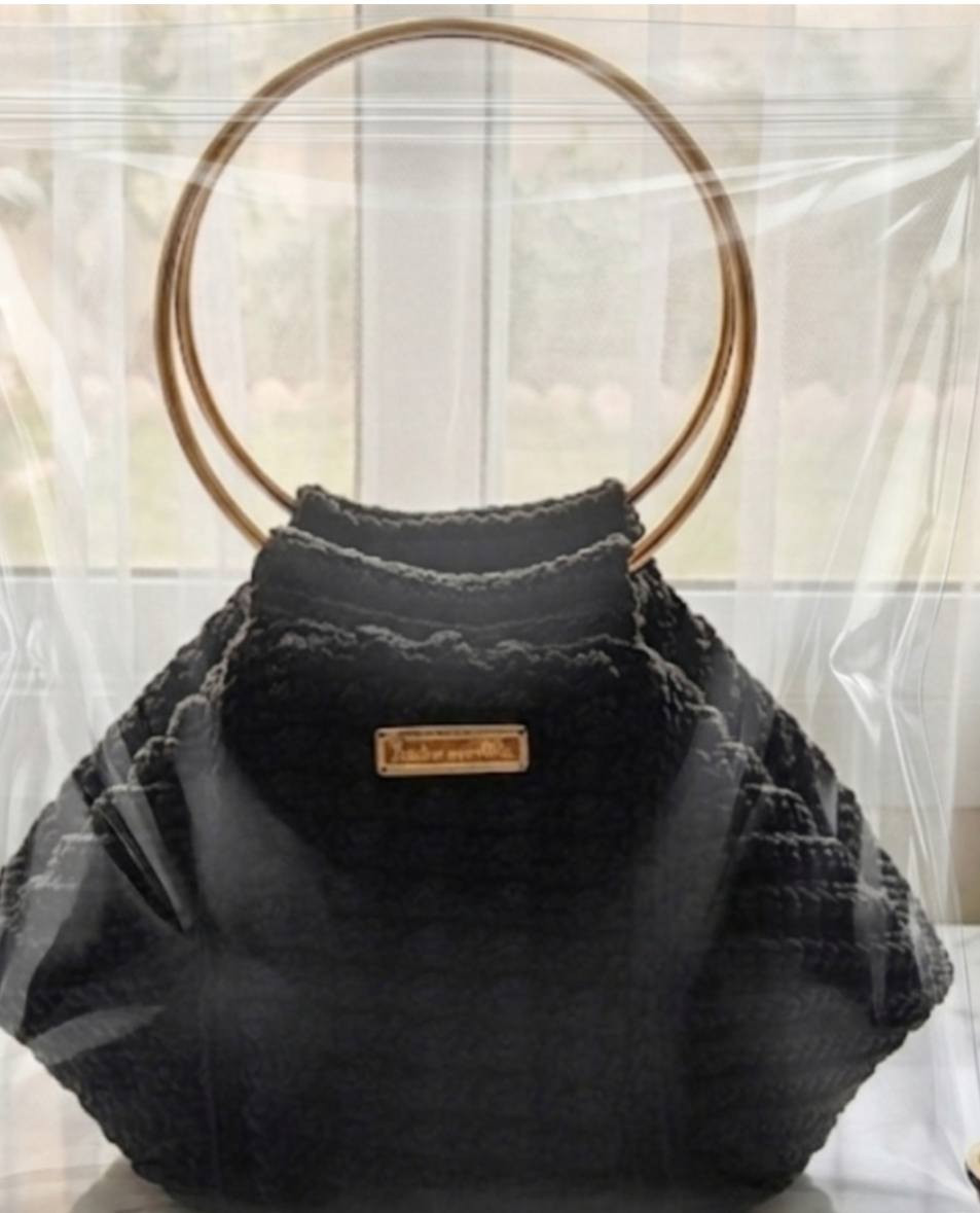 شكرا لثقتكم 
شكرا لذوقكم الراقي 
شكرا لكم لاختياركم حقائبا👛💼👜 هذا اكبر حافز لنا للاستمرا بتقديم قطع تصنع بجهد ومتانه واتقان بحب لتليق بكم وان نكون عند حسن ظنكم
لاي استفسار او طلب خاص 
متوفر توصيل _كل المحافظات


**إذا كنت صاحب هذا الإعلان وتريد حذفه لأي سبب، رجاءا أرسل رسالة إلى الدعم الفني**