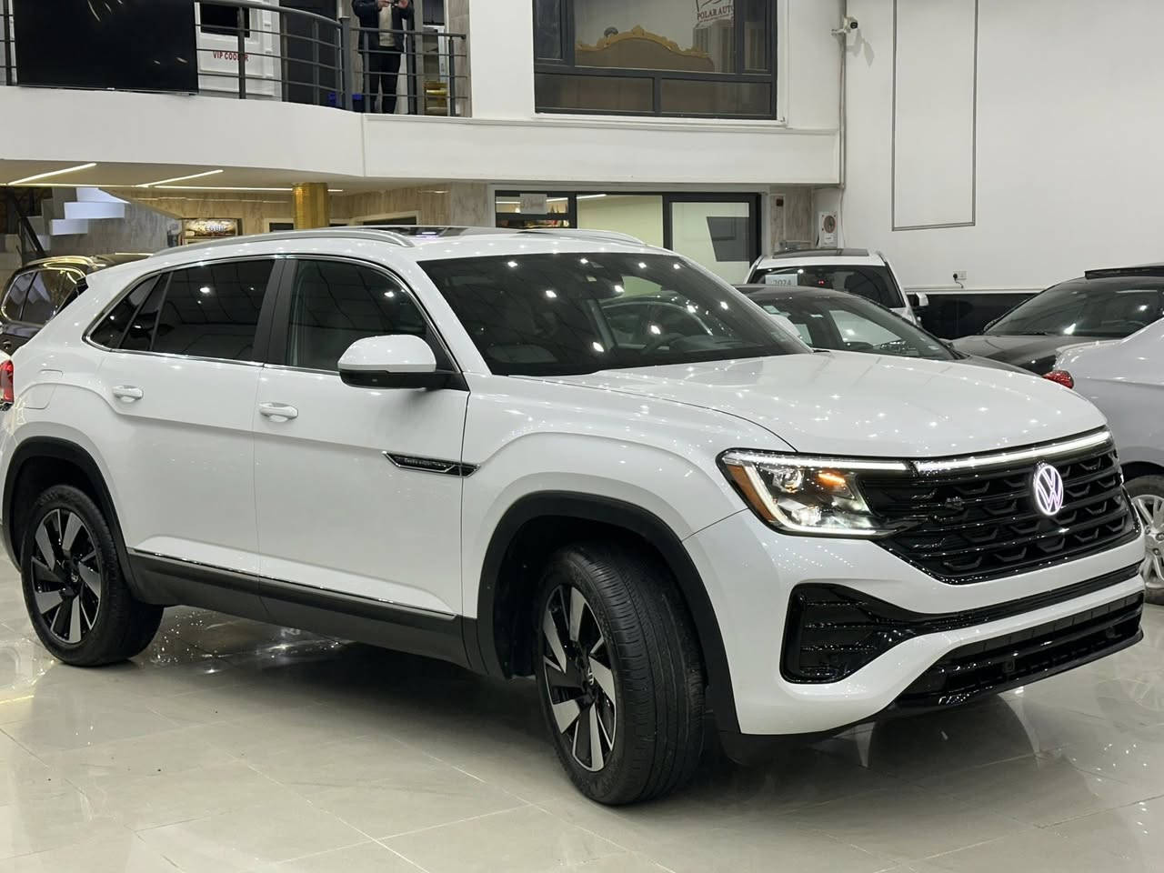 فولكس واكن آطلس كروس  
مــودیل 2024 شکل جدید 
Volkswagen atlas cross sport SEL premium
مواصفات ، كشن تبرید و تدفئة ، صندوق شفت ، قطعتین تبرید ، داتاشو  داخل ابيض، بانوراما، سماعات هرمان كاردون،دبل اكسل، رادارات امامي خلفي  و٣٦٠ درجة،دشبول ليد  بيلادي، ابواب خلفي بردات
ماشي 14 الف
محرك آربعة سلندر تیربو 
بدون صبغ 
سعر 330 $  
عنوان السياره اربيل 
***********
***********
