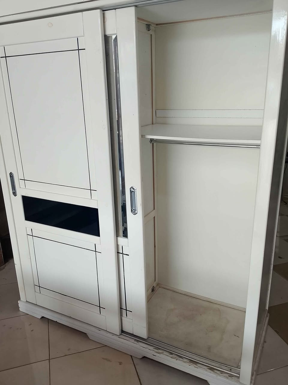 Armoire 2+2 coulissante bois rouge بوفاريك, الجزائر


**إذا كنت صاحب هذا الإعلان وتريد حذفه لأي سبب، رجاءا أرسل رسالة إلى الدعم الفني**