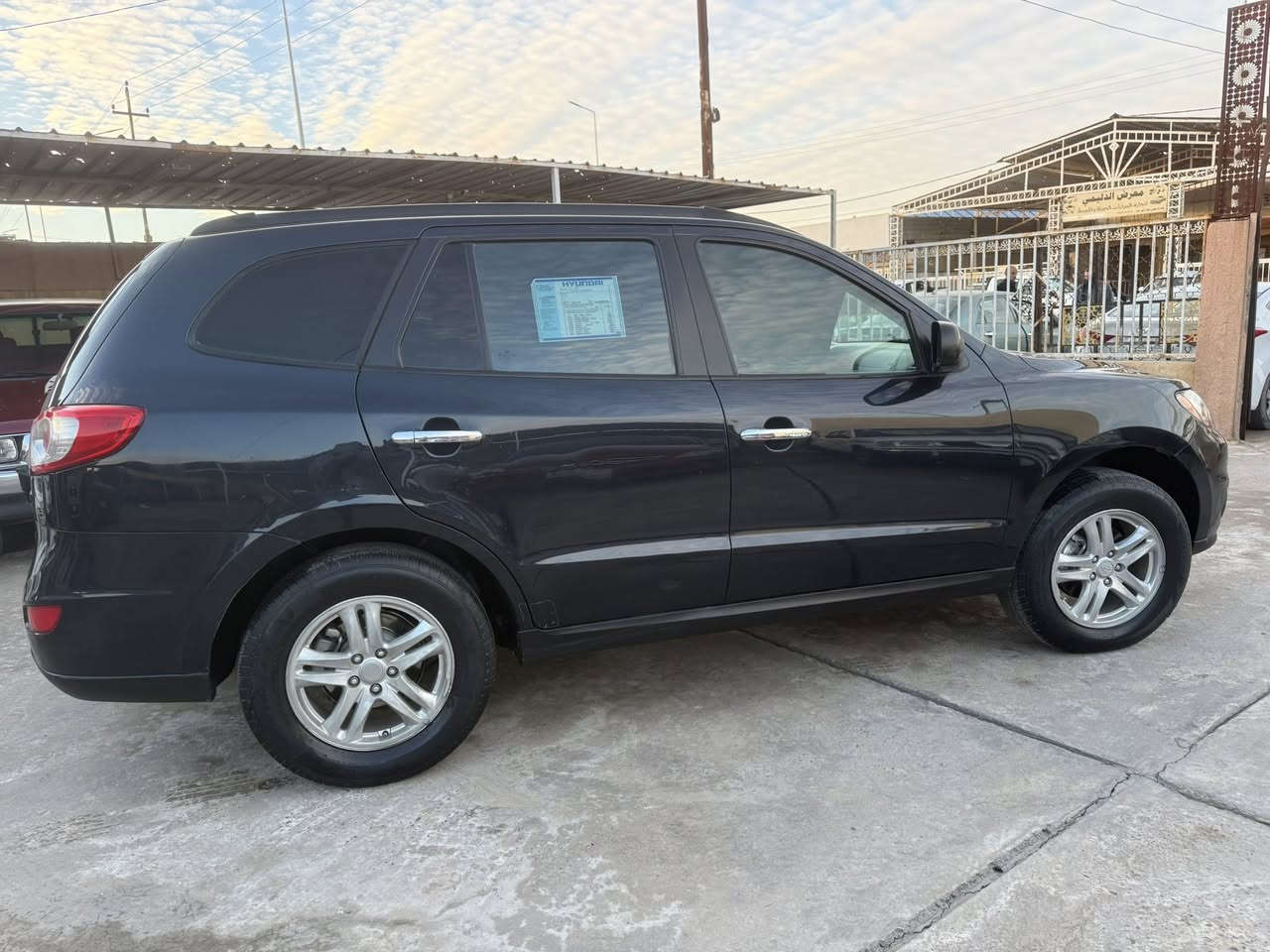 السلام عليكم للبيع بسعر مناسب 132وبيها مجال ويرهم مراوس
للبيع/ سنتافي 2011 امريكي لون نيلي
رقم صلاح الدين الماني شرط التحويل 
رقم مميز (662) 
 ضررها جاملق مبدل 
والبونيد مالها بلادي ومرشوش 
بدون دواخل شرط وبدون ايربالك
محرك 6 3500
محرك شرط
كير شرط 
تدفى تبريد شرط 
جاهزه السياره 
مكان السياره صلاح الدين (بيجي)
***********
***********
