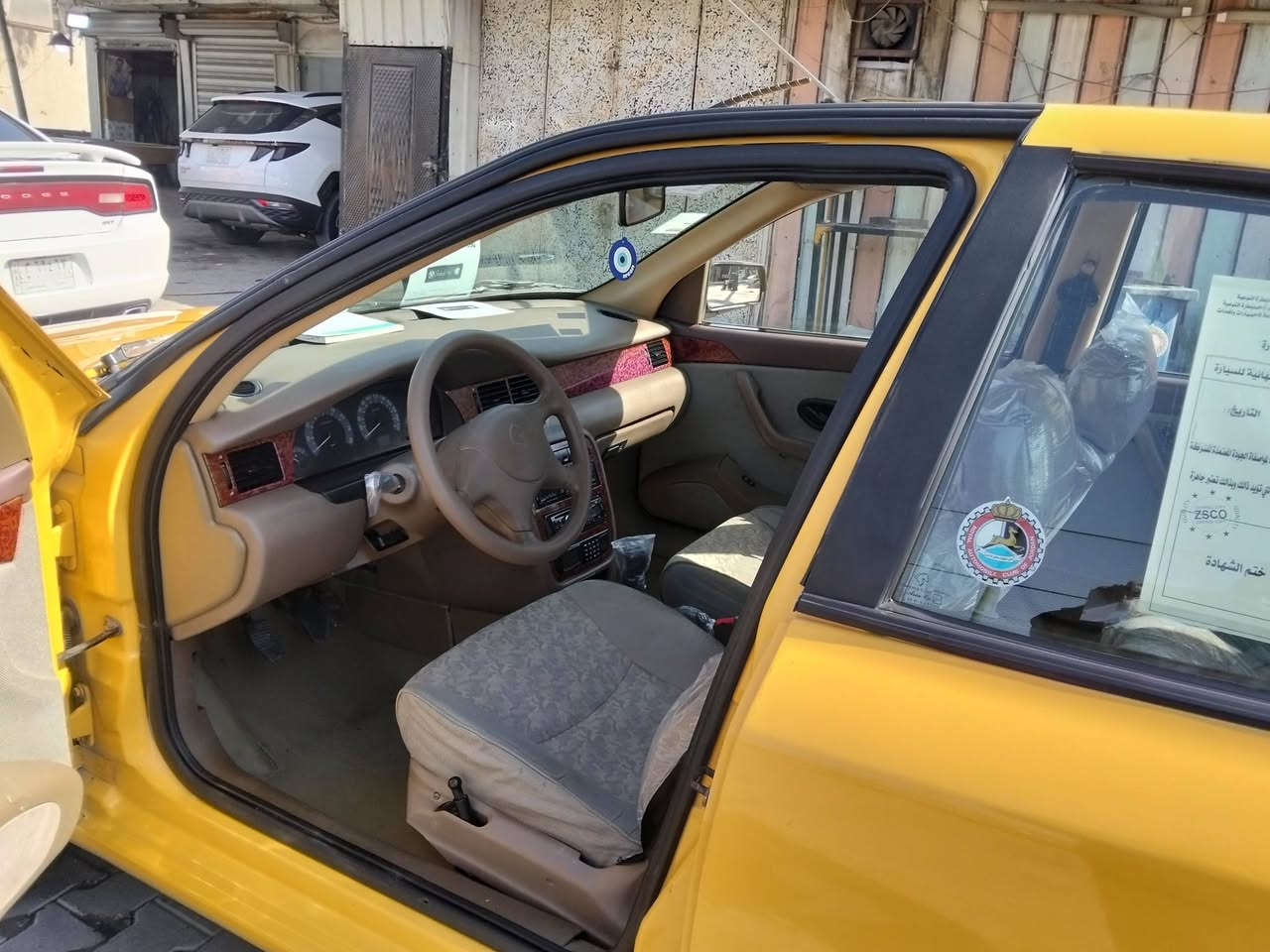 السلام عليكم 
سمند موديل 11 وضع شركه الرقام انكليزي بغداد السياره جاهزه كل نقص ما بيها
مصفره هيئه وغرامات 
السعر 49 
المكان بغداد جميلة 
الهاتف ***********
