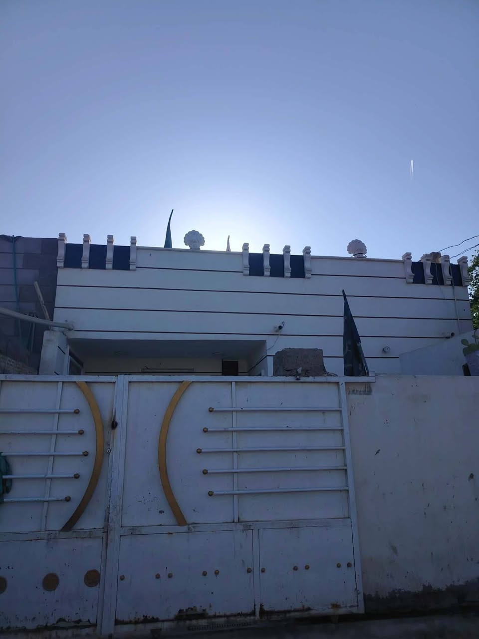 سلام عليكم بيت زراعي للبيع مساحه 160 حي الكرار قرب شارع 30 ماء كهرباء مجاري يبعد عن شارع 100متر لبيت جاهز من كلشي بي غرفتين نوم صاله ستقبال مطبخ لبيت جاهز ***********
