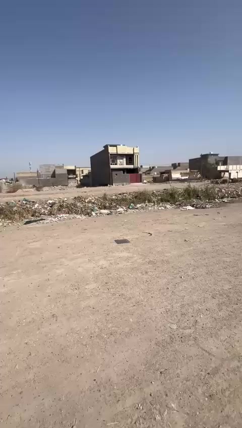 بيت لبيع مساحه 150متر نضيف كله سراميك ابوغريب حي كرامه
***********
