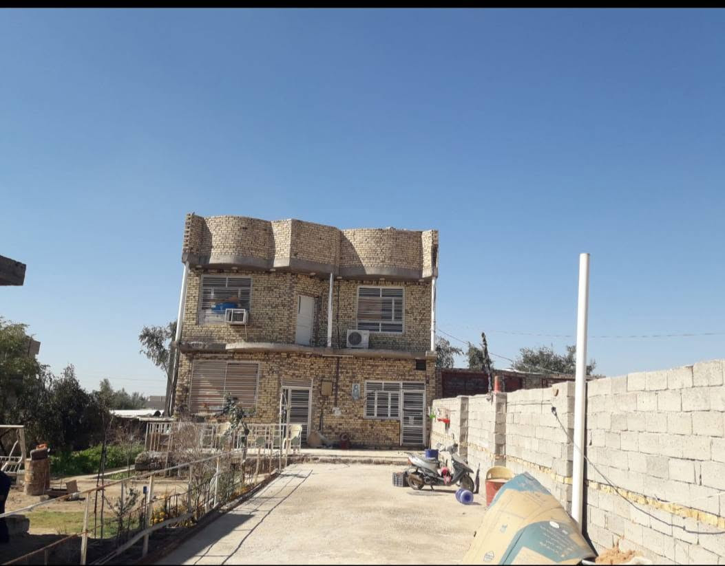 السلام عليكم منزل طابقين بناء طابوق كونكريت مسلح بناء حديث
والمنزل الثاني طابق واحد بناء طابوق كونكريت مسلح بناء حديث
مساحه الكليه البيتين والحديقه والكراج 800متر
مرقم من قبل موضفين البلديه الموقع حي الفرات سنيه سياحي قبل سكة القطار مقابيل شركة العادلي لصب خلف مكتب توحيد العفلوكي يبعد عن الشارع العام 100متر تقريبا الاستفسار اكثر اتصال
***********/////
***********
