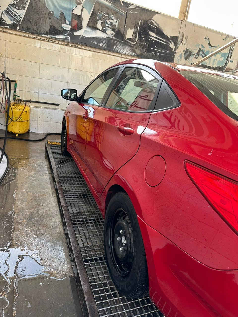 السلام عليكم
اكسنت موديل  ٢٠١٦ بأسمي شخصيا  رقم واسط  انكليزي تحويل مباشر(يوجد سونار كامل لسيارة)
مكينه كير مكفولات مكينه ١٦٠٠ تبريد ثلج 
فقط رش ٣ قطع بدون اي دواخل  
السعر ٨٥
العنوان الديوانيه مركز ***********
