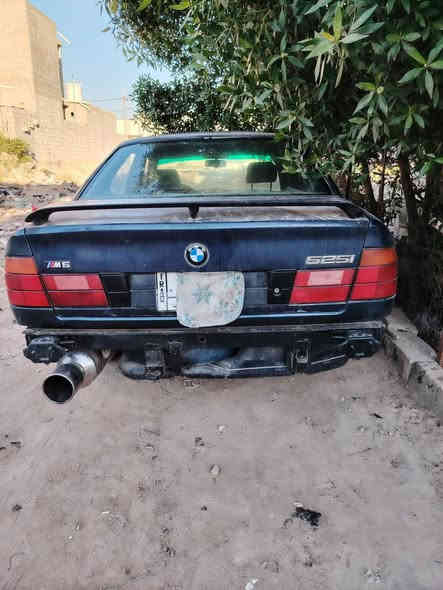 بي ام 520 مكينه كير 525 فانوس تخم تاير صدر امامي خلفي جديدشرط تحويل سعرهه 48 الاستفسار لاتصال ***********
