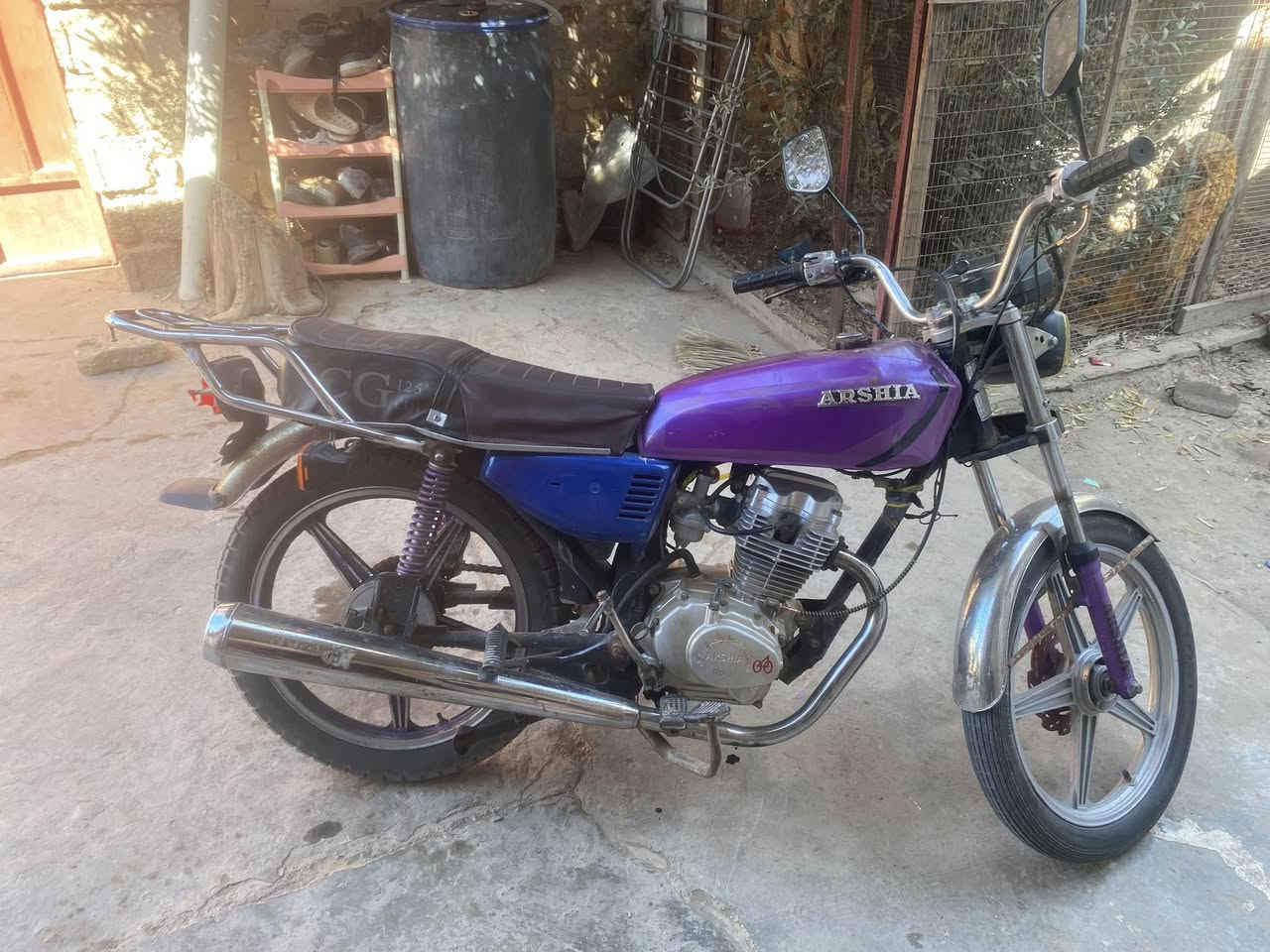 السلام عليكم دراجة 4اللبيع او مراوس حسب القناعة وبيع هم ابيع  مكفولة كهربايات شغالة هندر واحد شلعة وسحب خير من الله السعر 300 وبيهة مجال حك الجية اللستفسار ***********
