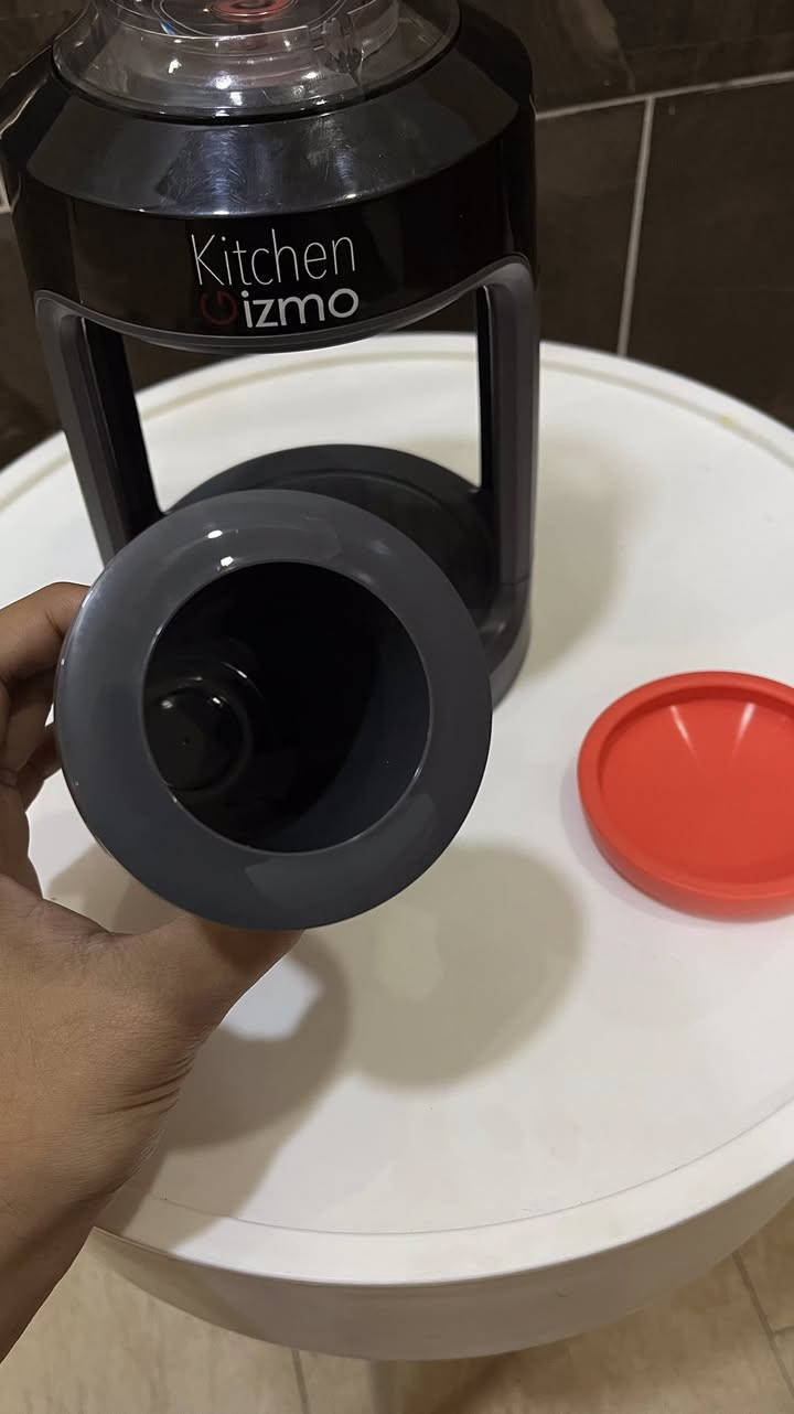 السلام عليكم
صانعة قهوة كبسولات تستخدم للتخيم او للسفر 
بيها مكان لتخزين الكبسولات


**إذا كنت صاحب هذا الإعلان وتريد حذفه لأي سبب، رجاءا أرسل رسالة إلى الدعم الفني**