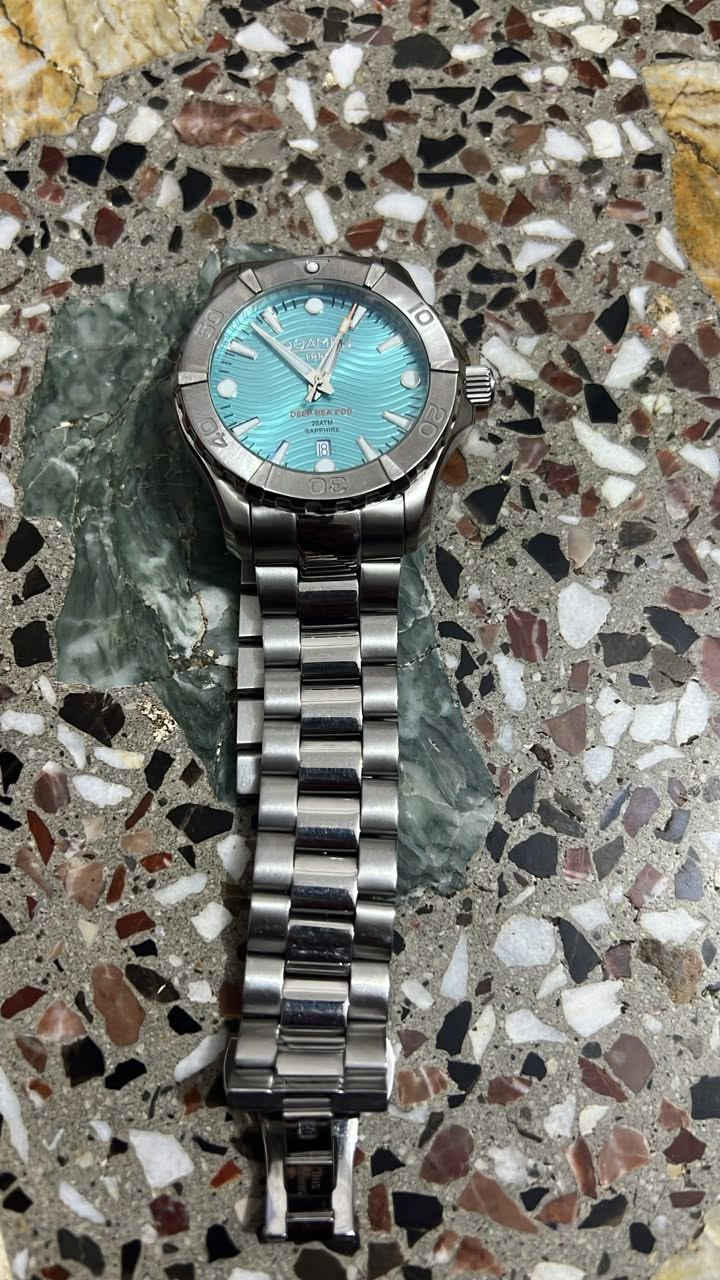 السلام عليكم ورحمة اللّٰه وبركاته
.AOAMI Deep Sea 200 لبيع ساعة
Tiffany Blue :اللون •
• زجاج Sapphire مقاوم للخدش
• مقاومة للماء 20ATM
• ستانلس ستيل
• الحالة: ممتازة / نظيفة جداً
المكان: واسط - العزيزيه
للتواصل :***********
للاستفسار واتساب او اتصال
