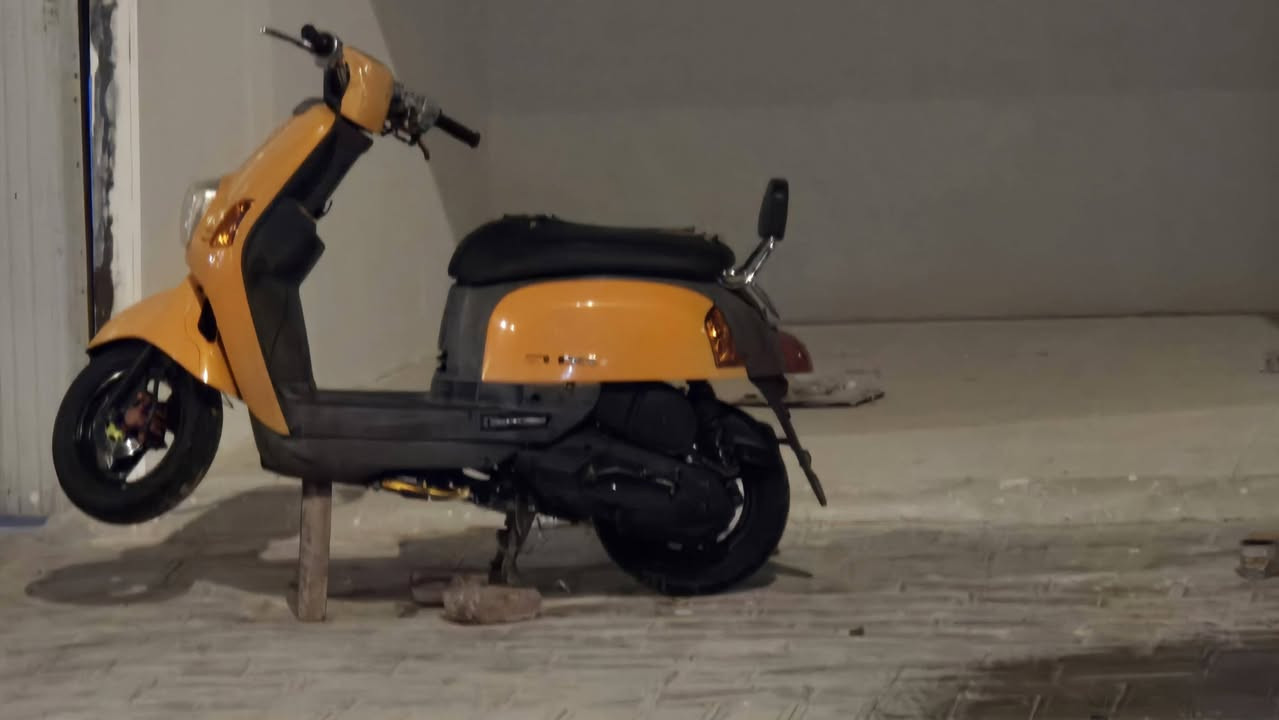 السلام عليكم دراجه بوليس للبيع كابريتر                         الدراجه مفتوحه مره وحده وبعدهه علا السحك  
مكان حي الاطارات 
السعر 650وبيهه مجال حك الجيه 
***********
