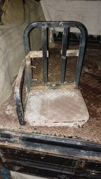 كرسي صقر جديد 25وبيه مجال الشراي 07810518458 لا تواجد عل فيس