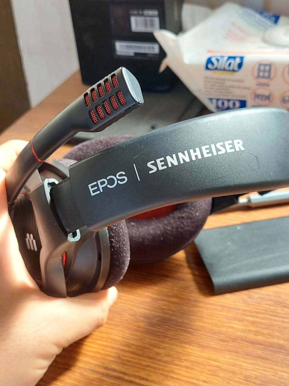 للبيع هيدسيت سنهايزر Game one
يجي وياها كيبل منفصل خاص بيها
مايك ميوت سلايد
تحكم جانبي بمستوى صوت
سفنجات جديدة
السعر 50 الف 
مكاني بغداد ماعندي توصيل


**إذا كنت صاحب هذا الإعلان وتريد حذفه لأي سبب، رجاءا أرسل رسالة إلى الدعم الفني**