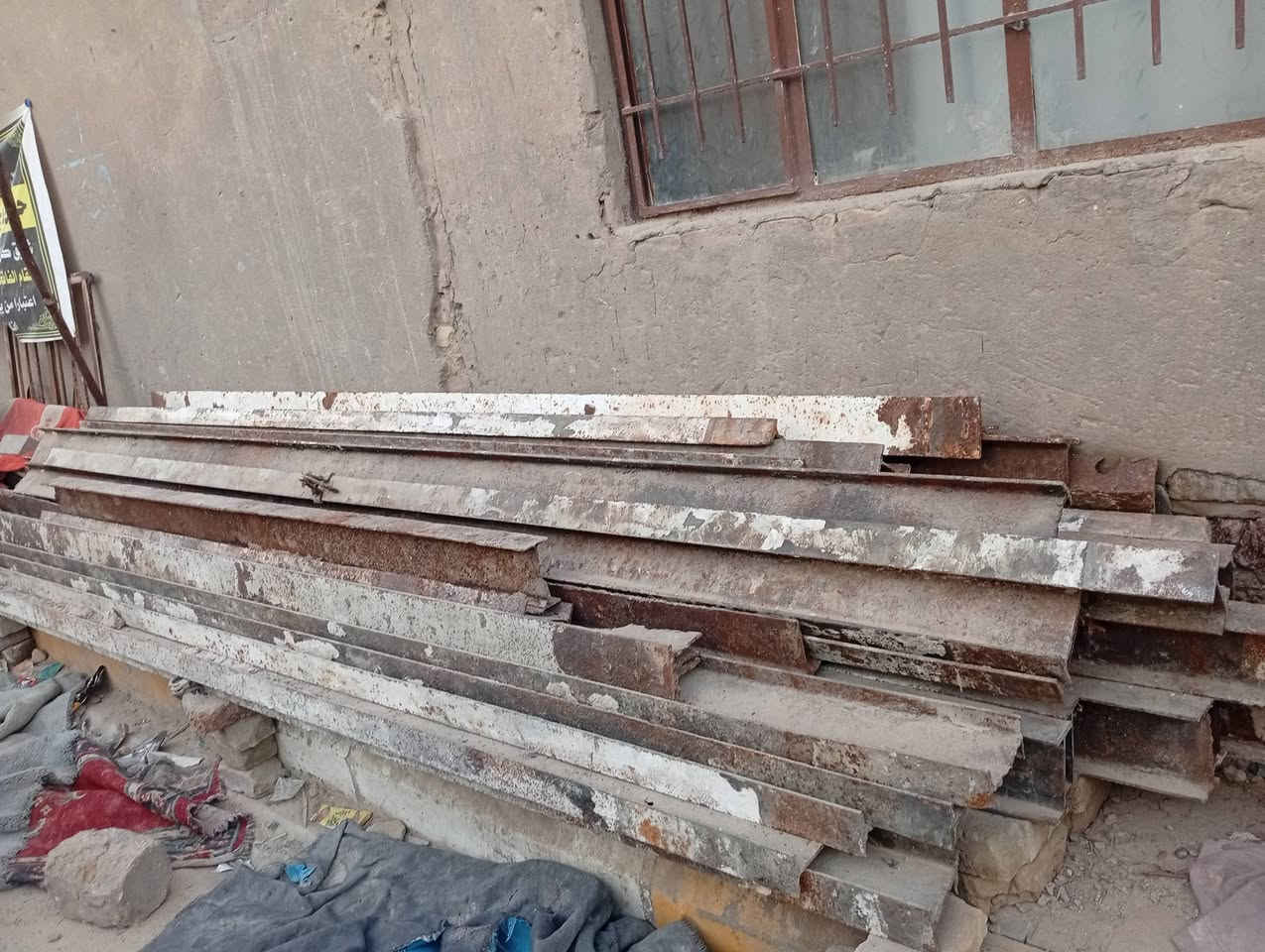 سلام عليكم شيمان للبيع بيهن 3امتار وا بيهن 4متار وا بيهن 2متر.  عدد تقريبن 40شيمانه
مكاني سماوه حي العزل رقم 
***********
