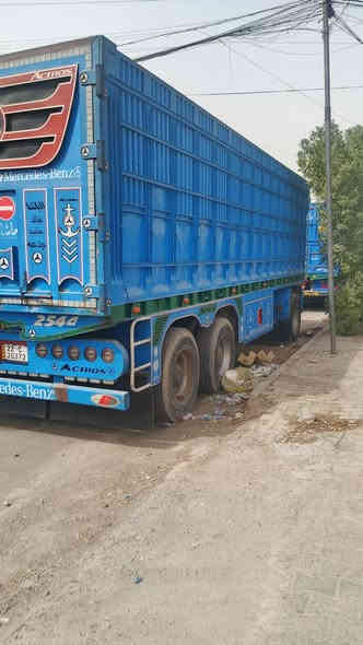 السلام عليكم 
عربان سوريه للبيع
الطول ٨ ونص
الارتفاع ٢٢٥
كامله على ٢٤ حبايه 
مكان العربان بغداد 
سعره ١٢٥ ورقه 
رقم الهاتف ***********
