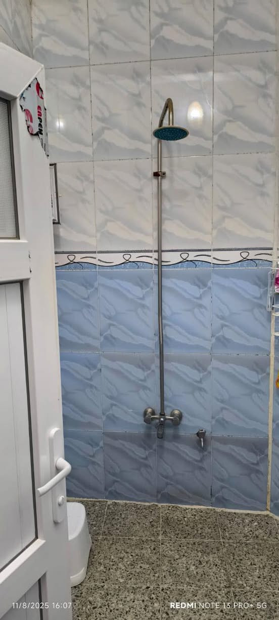 بيت ١٠٠ متر طابو صرف للبيع 
الموقع حي العسكري قرب مدرسه زهره صباح 
طابق واحد
***********
