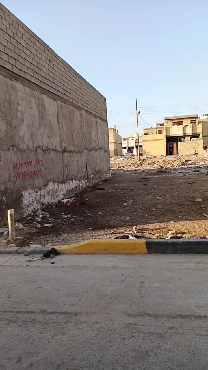 السلام عليكم قطعه ارض للبيع المساحه 154الواجهة 9والنزال 17 سبع قصور مقابل زنود الست الحمداني الاستفسار على هذا الرقم ***********
