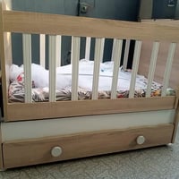 سرير طفل • شبه جديد • موصل حي الجزائر