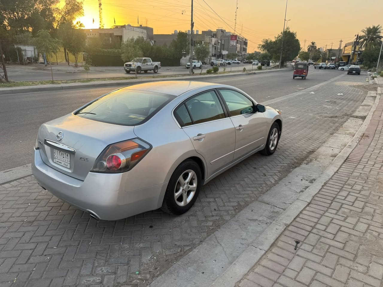 السلام عليكم ورحمه الله وبركاته 
اعلان بيع 
اكو ارخص؟؟ اي نعم اكو وبالعافيه عليك وعالبايع 
متعجبك صلي عالنبي وعوفها احنه اخوان والحديده تروح وتجي 
للبيع نيسان التيما فئه Sموديل 2012 
رقم كربلاء مشروع وطني 
محرك السياره اربعه سلندر حجم 2500cc 
اللون رصاصي 
ماشيه 153 الف كيلو 
هذا العداد هيج يكول 
المكينه بحاله جدا ممتازه ومبدله بهاي السنه من الالف للياء 
الكير بحاله جيدة جدا 
التايرات بحاله جيدا جدا والامامي مبدله بالعيد  زوج 
منظومه التبريد بحاله جيدة جدا
الداخل بحالة جيدة جدا كشن السايق بي شك من الجانب 
القطع المتضرره 
باب السايق مصلح ومصبوغ والباب الخلفي صبغ فقط بدون اي تصليح 
السياره شادلها شاشه اندرويد نوعيه ممتازه مع كاميرا فول HD 
منظومه لايتات كلها LED 
عدسات ناصي وبيها خط عالي 
والعالي ايضا LED والبروجكتر ايضا 
6 سماعات مع مضخم صوت خفيف صوته حلو 
كهربائيات السياره مابيها ولا جطل ولا تحوير 
السياره بيها نقوصات بسيطه نتفاهم عليها من تتصل  

مكان السياره بغداد / حي الجهاد 
السعر 94$ 💵 ورقه
للاتصال     ***********
