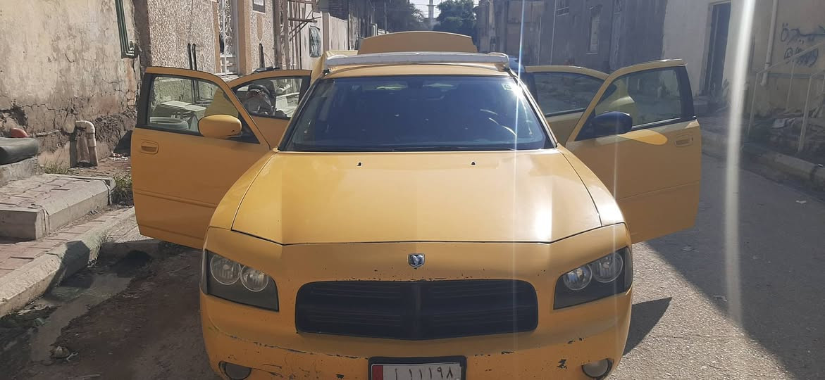 جارجر ٢٠١٠ سياره جاهزه خطه سماوه بغداد مصفره هيئه وغرامات مامطلوبه سياره ماتخسر عليه الف تخم تاير جدير صارله ١٠ ايام باتري جديد سياره متعوب عليه كلش كاعيه جديده سياره كبل للشغل سعره ٩٥ 
***********
