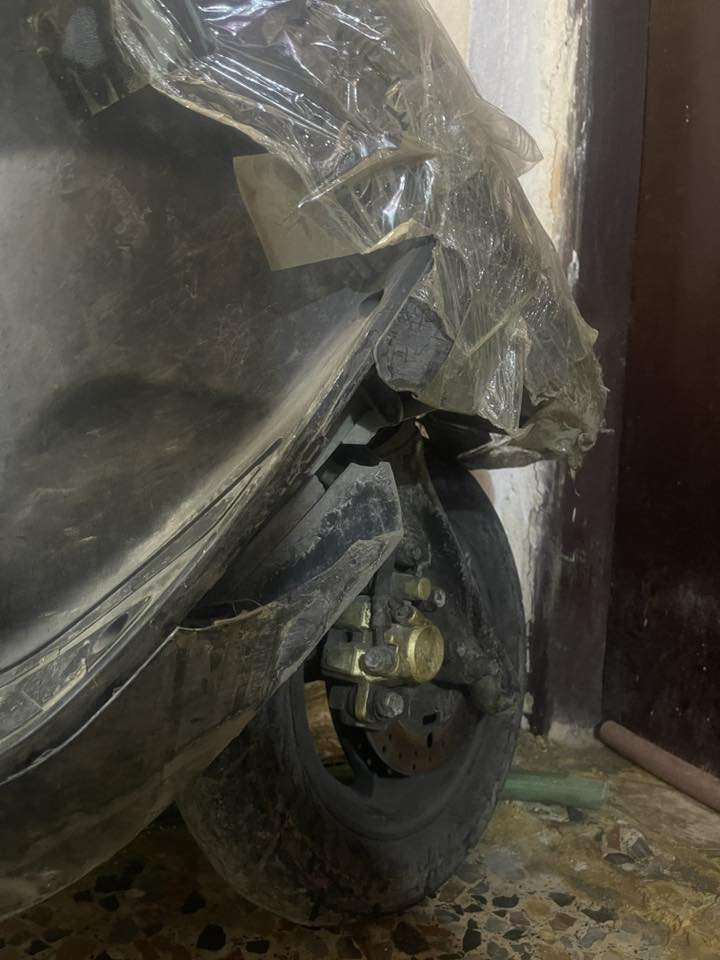 السلام عليكم  دراجة بريز  140 للبيع  نضيفة  شلعة ومعدل مكينتهة ابد ما ملعوب بييهة  مكفولة بس كفراتهة تعبانة شوي   بيهة ضعف باتري يرادلهة  تبديل فقط  سعرهة 475 للاستفسار مكاني بغداد الاعضمية فقط للشراي ***********
