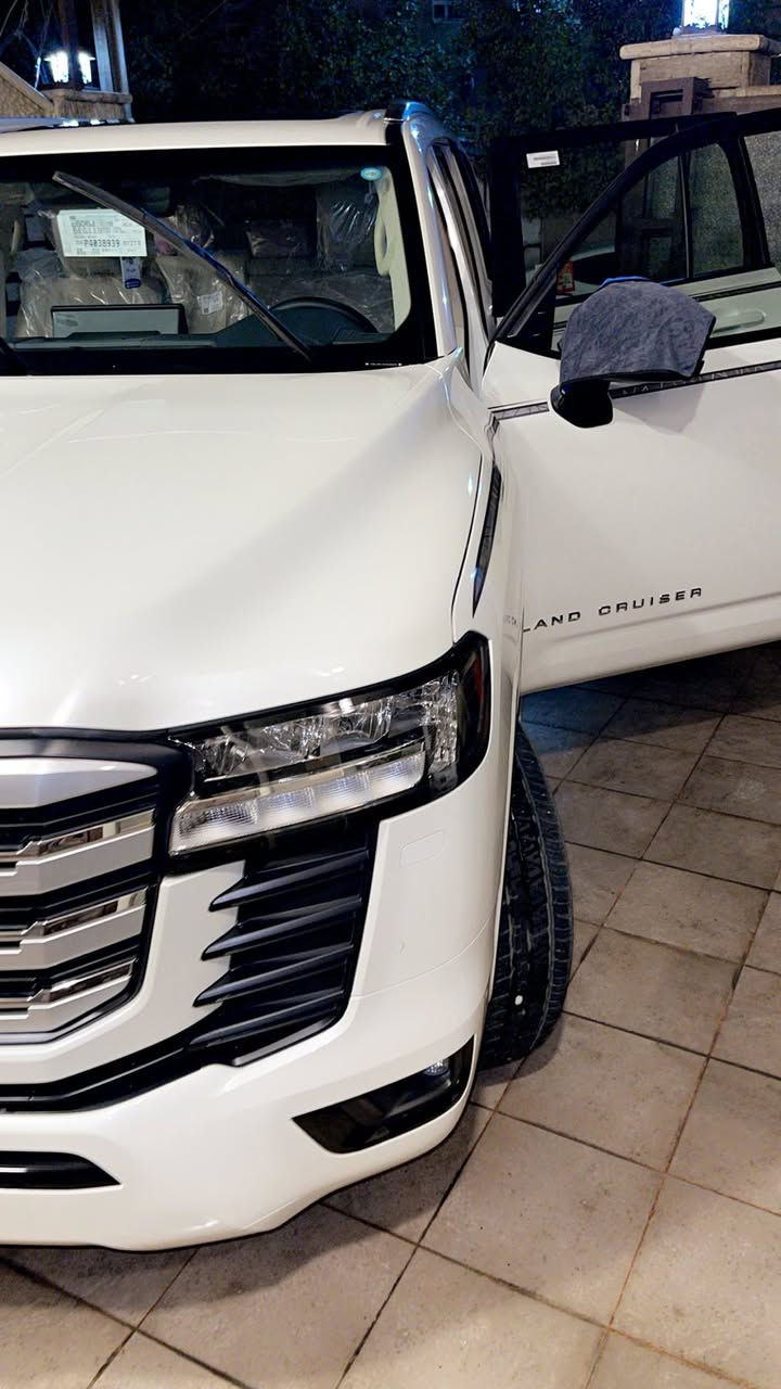 السلام عليكم لاندكروز 2023 ساز 3شاشات تطبيق السياره زيرو على ايدي ماشيه 18000 مكفوله كفاله عامه فول مواصفات رقم بغداد باسمي مكانها بغداد رقمي ***********
