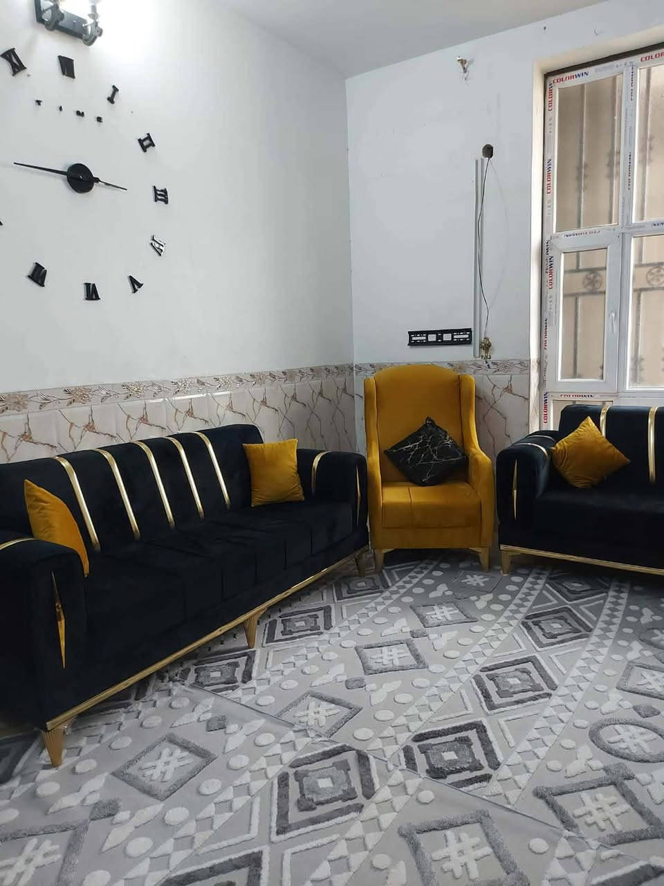 للبيع غرفه اخشاب تركي قطع عشره سعر ٩٠٠ تخم مقاعد ٨ برادت سعر ٥٥٠ ميز ٧٥ وعنوان رمادي رقم *********** للإستفسار
