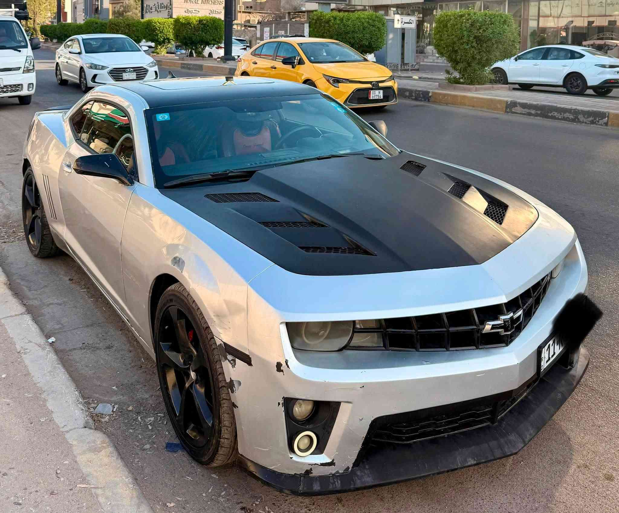السلام عليكم
للبيع فقط  💯 ( اقره المنشور للاخير) 

شوفر كمارو    ✅
موديل ٢٠١١ ✅
محرك ٦ سلندر ٣٦٠٠   ✅
لون رصاصي   ✅
صدر امامي نظيف✅
 صدر خلفي نظيف  ✅
شاشه كبيره  ✅
كاميرا ✅
سستم صوت ✅
كشنات جلد  ✅
كشنات كهرباء  ✅
كشنات تدفئه ✅
تحكمات ستيرن ✅
شفتات ✅
داتا شو ✅
فتحه سقف ✅
لايتات حلقات ✅
كير اوتو نظيف جدا ✅
لايتات عدسه ✅

عليها إضافات : 
بجم zl1
ويل ٢٠
سبويلر خلفي
سكوب جامه خلفيه 
دفيوزر هينيسي
بنيد ابو الفتحات 

السياره اعلى مواصفات بالكمارو فول الفول . 

حادث السياره جاملغ امامي سايق ومصبوغه السياره   .

السياره حلوه  بالحقيقه احلى من الصور ترايها حلو  .

المكينه مبدله مال ٢٠١٥  ( افضل من مكينه ال١١ ) 

ملاحظه : السياره شغاله وتمشي لكن بيها دخانه من الصالنصه فقط فحتى لا أتعبك أنزلك حساب مكينه من سعر السياره .

رقمً بغداد إنكليزي سنويه جديده وهزه جديده باسمي شرط التحويل ثاني يوم .

مكاني بغداد الاعظميه .

السعر ((٧٥ ورقه )) وينزل من السعر سعر المكينه وهم بيها مجال للشراي ما اوكف وياه 👍🏼  .

***********

أ.مروان النعيمي 

صلي ع نبيك 💯
