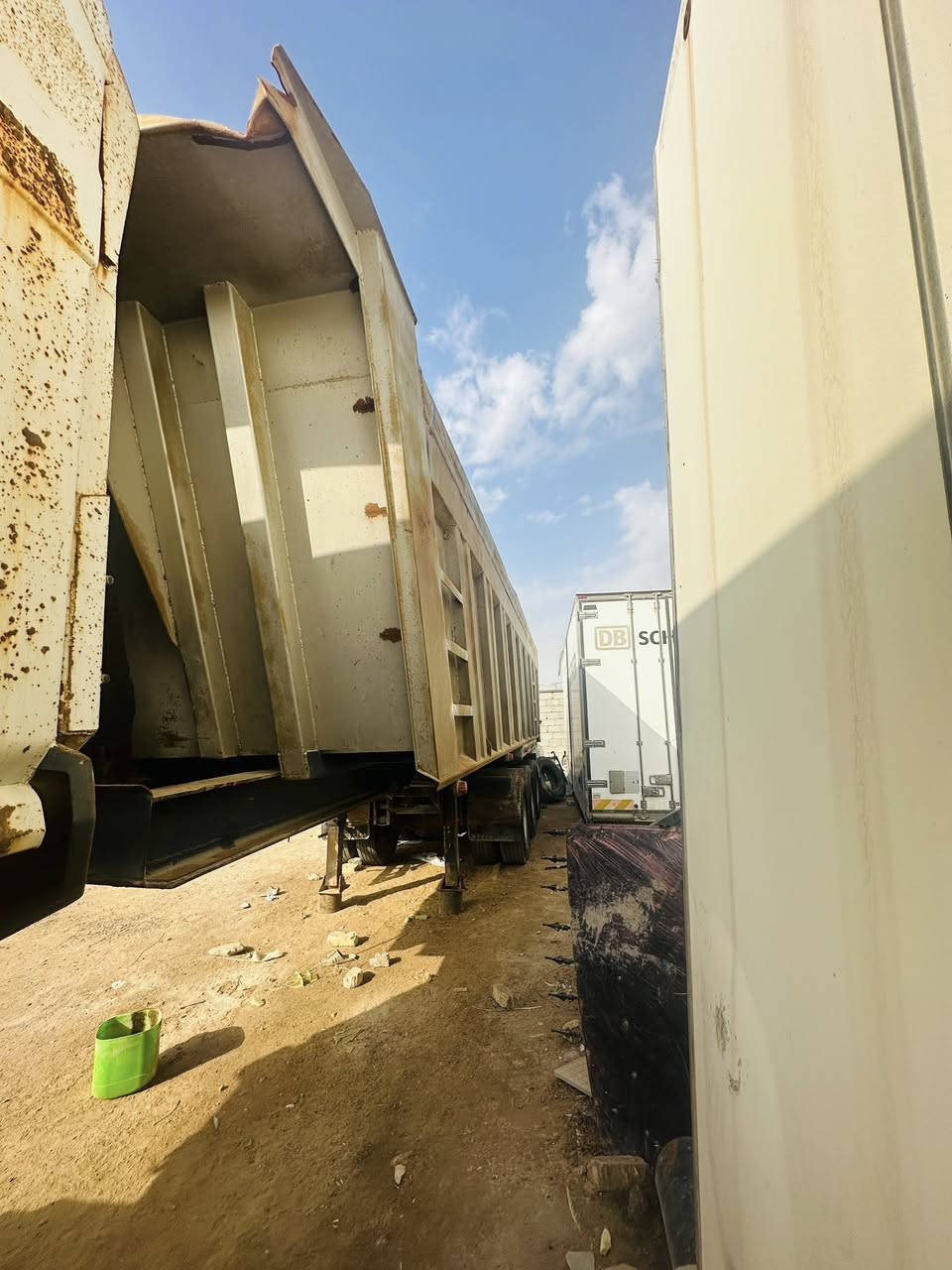 لبيع عربانه شاصي الماني ولبدي تفصال لفلوجه سعر ١١٠ وبيه مجال رقم صاحبه ***********
